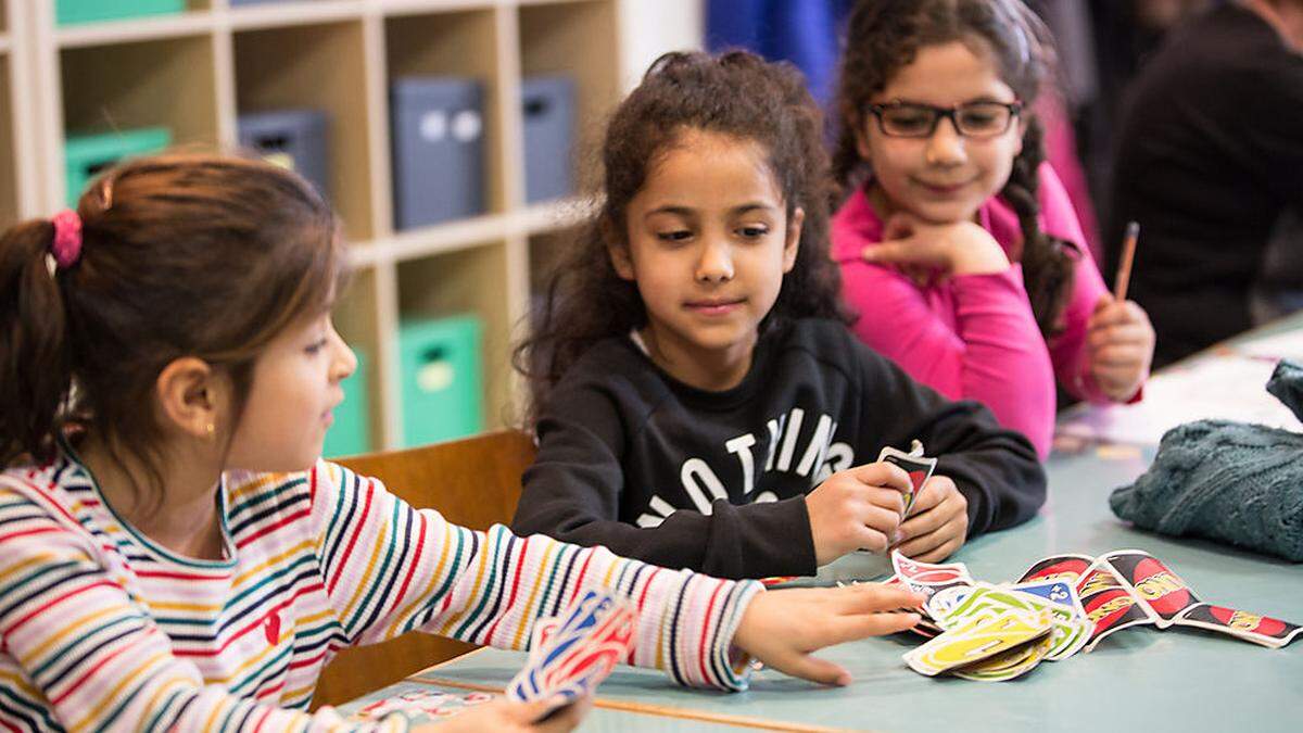 Im Lerncafé der Caritas lernen Kinder gemeinsam - und lernen einander besser kennen