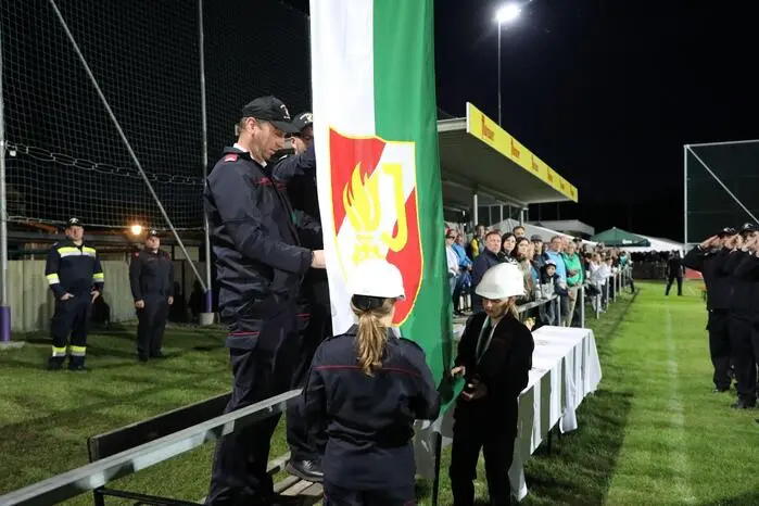 Auf der Sportanlage fanden sich zahlreiche Ehrengäste ein, darunter Bundesrätin Gabriele Kolar, die Landtagsabgeordneten Thomas Maier und Bruno Aschenbrenner, Landesfeuerwehrrat Erwin Grangl, Brandrat Harald Pöchtrager, die Oberbrandräte Harald Schaden, Johann Ritzinger und Alexander Siegmund, Brandrat Walter Stöckl, Vizebürgermeister Manuel Peinhopf sowie die Abschnittsbrandinspektoren Edmund Plöbst, Wilfried Stocker, Christoph Leitner, Andreas Hopf und Mario Leitner.