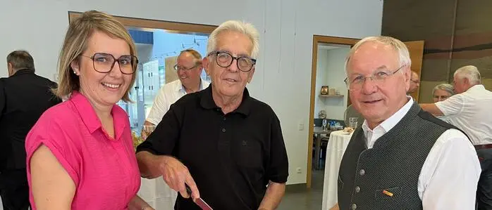 Geburtstagskind Johann Schleich mit Anna Knaus-Maurer und Josef Ober (Vulkanland)