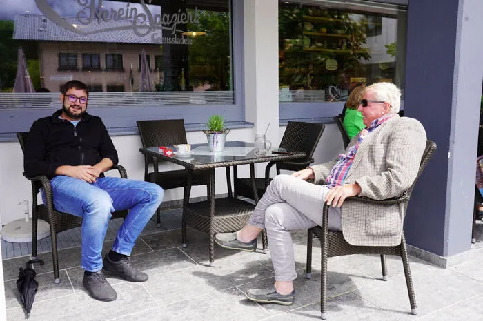 Abstand halten und sich wieder unterhalten können - Hereinspaziert Genussladele, Steinfeld