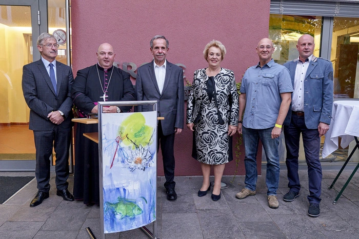 ...und eine Photoausstellung in der Arche der Stadtpfarre eröffnet.