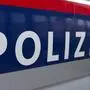 ABD0012_20190511 - WIEN - ÖSTERREICH: ++ THEMENBILD ++ Illustration zum Thema Polizei / Notruf / Sicherheit / Einsatzkräfte / Blaulicht / Exekutive. Im Bild: Das Polizei-Logo aufgenommen am Dienstag, 7. Mai 2019, in Wien. - FOTO: APA/LUKAS HUTER