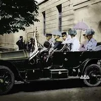 Es gab Warnungen vor einem Attentat am 28. Juni 1914 - Thronfolger und Erzherzog Franz Ferdinand fuhr dennoch im offenen Wagen durch Sarajevo