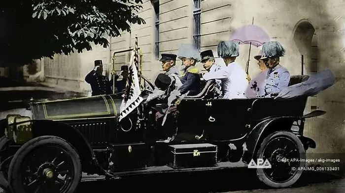 Es gab Warnungen vor einem Attentat am 28. Juni 1914 - Thronfolger und Erzherzog Franz Ferdinand fuhr dennoch im offenen Wagen durch Sarajevo
