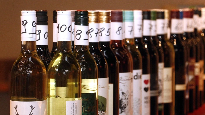 Unter dem Titel "Die 100 besten Weine der Region"...