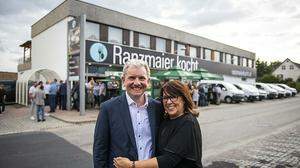 Michael Ranzmaier-Hausleitner und Sissi Ranzmaier vor ihrer neuen Cateringküche