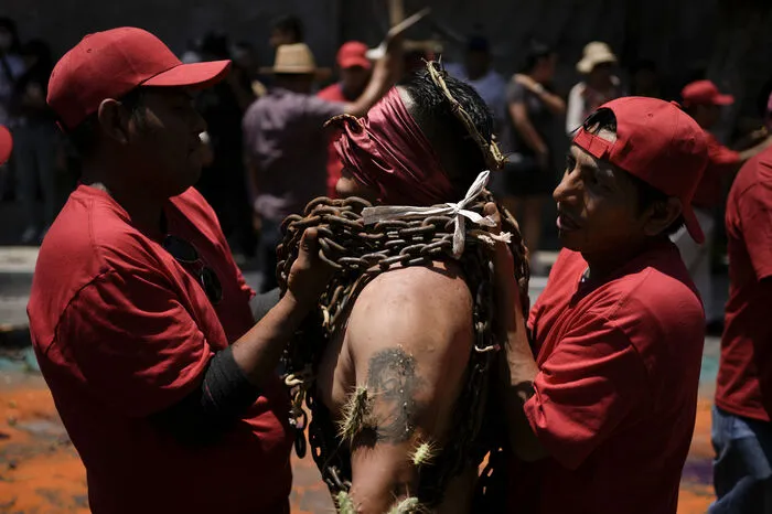 MEXIKO: Von Palmsonntag bis Freitag nehmen Hunderttausende Menschen an den Feierlichkeiten der Semana Santa in Iztapalapa teil.