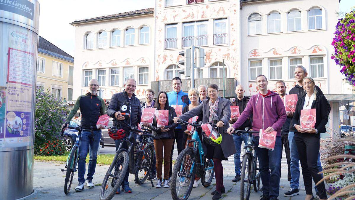 Bürgermeister Bernd Osprian (SPÖ) ermunterte seine Kollegen, mit dem Fahrrad zur Arbeit zu kommen