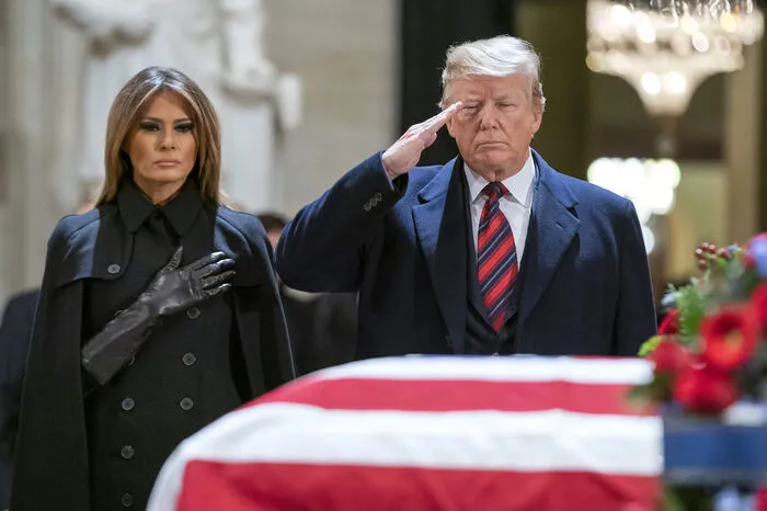 Ebenso wie der aktuelle amerikanische Präsident Donald Trump und seine Frau Melania.