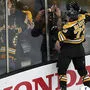 Bostons Charlie McAvoy jubelte mit den Fans