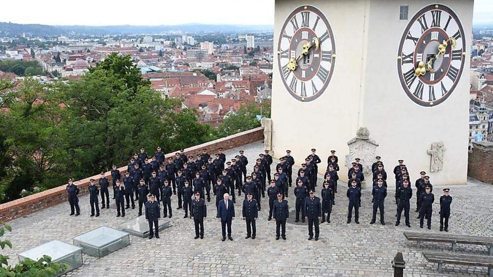 80 Polizistinnen und Polizisten stellen sich mit 1. Juli 2020 ihren neuen Aufgaben