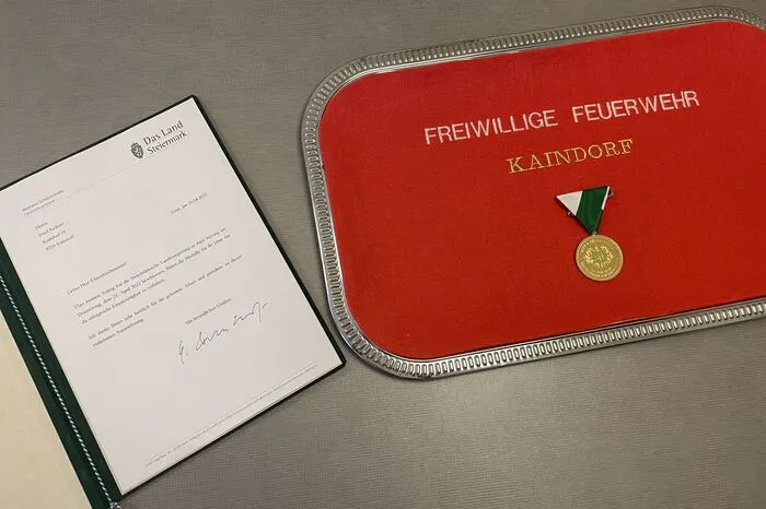 Der 96-Jährige wurde vom Land Steiermark für seinen 80 Jahre langen Feuerwehrdienst ausgezeichnet