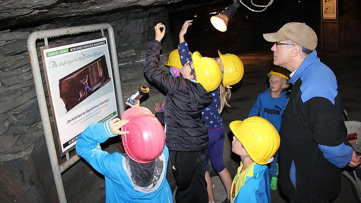 27 Schülerinnen und Schüler der Volksschule Köflach halfen beim Putz in der Sunfixlhöhle