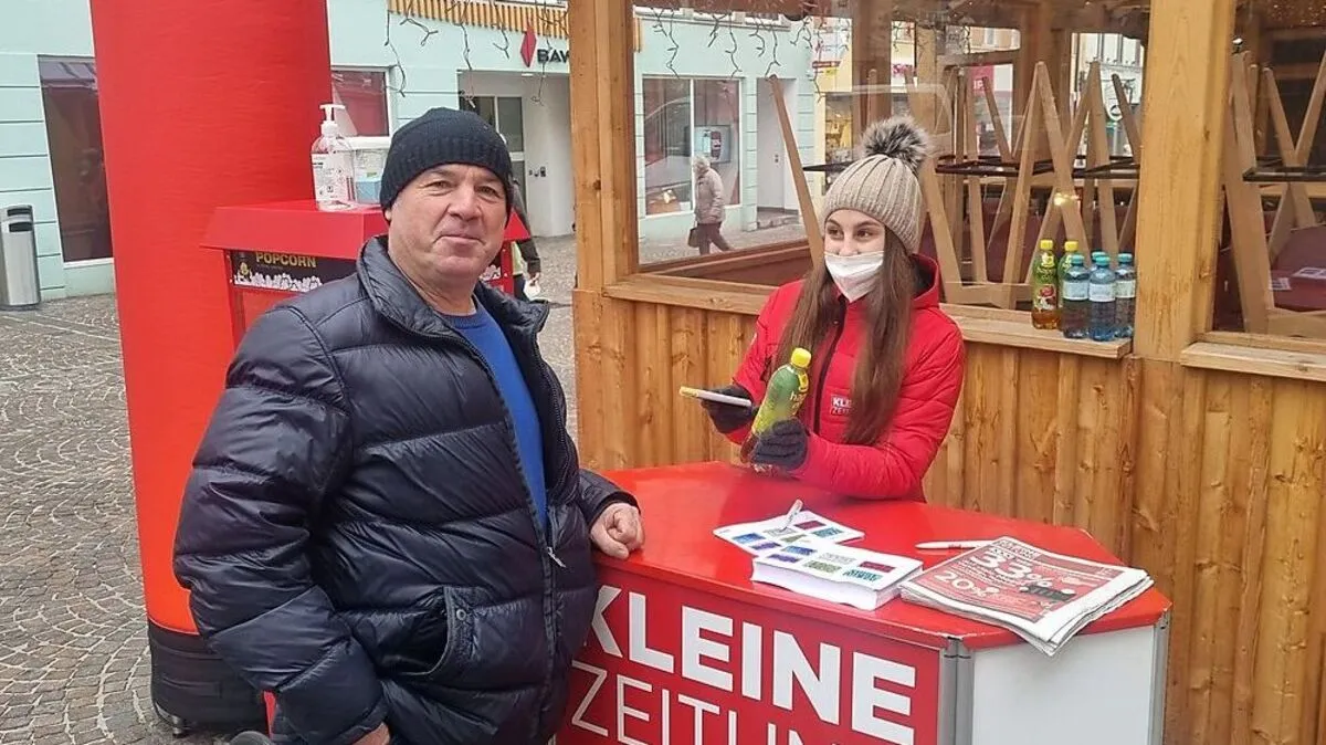 Unsere Promotion-Mitarbeiterin Moana Weissenbach fragt in allen Regionen nach - in Villach auch bei Walter Wieser: Welchen Begriff verbinden Sie mit der Kleinen Zeitung? 