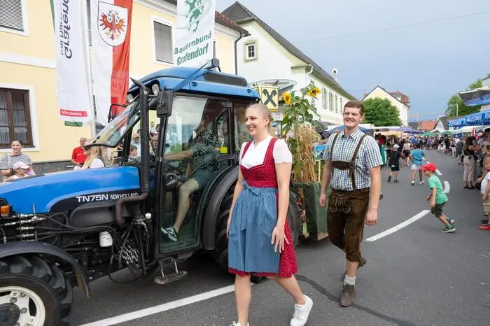 Im Rahmen dieses Festes gab es an beiden Tagen neben einer Filmvorführung eine Fotoausstellung mit historischen Aufnahmen und sonstige gesellschaftliche Veranstaltungen.   