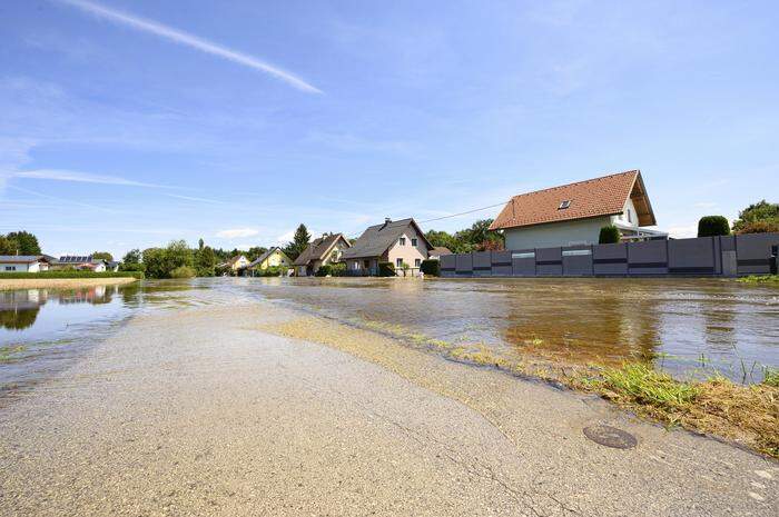 Damit sich diese Bilder vom Sommer nicht wiederholen, wird in Poppichl der Hochwasserschutz verbessert