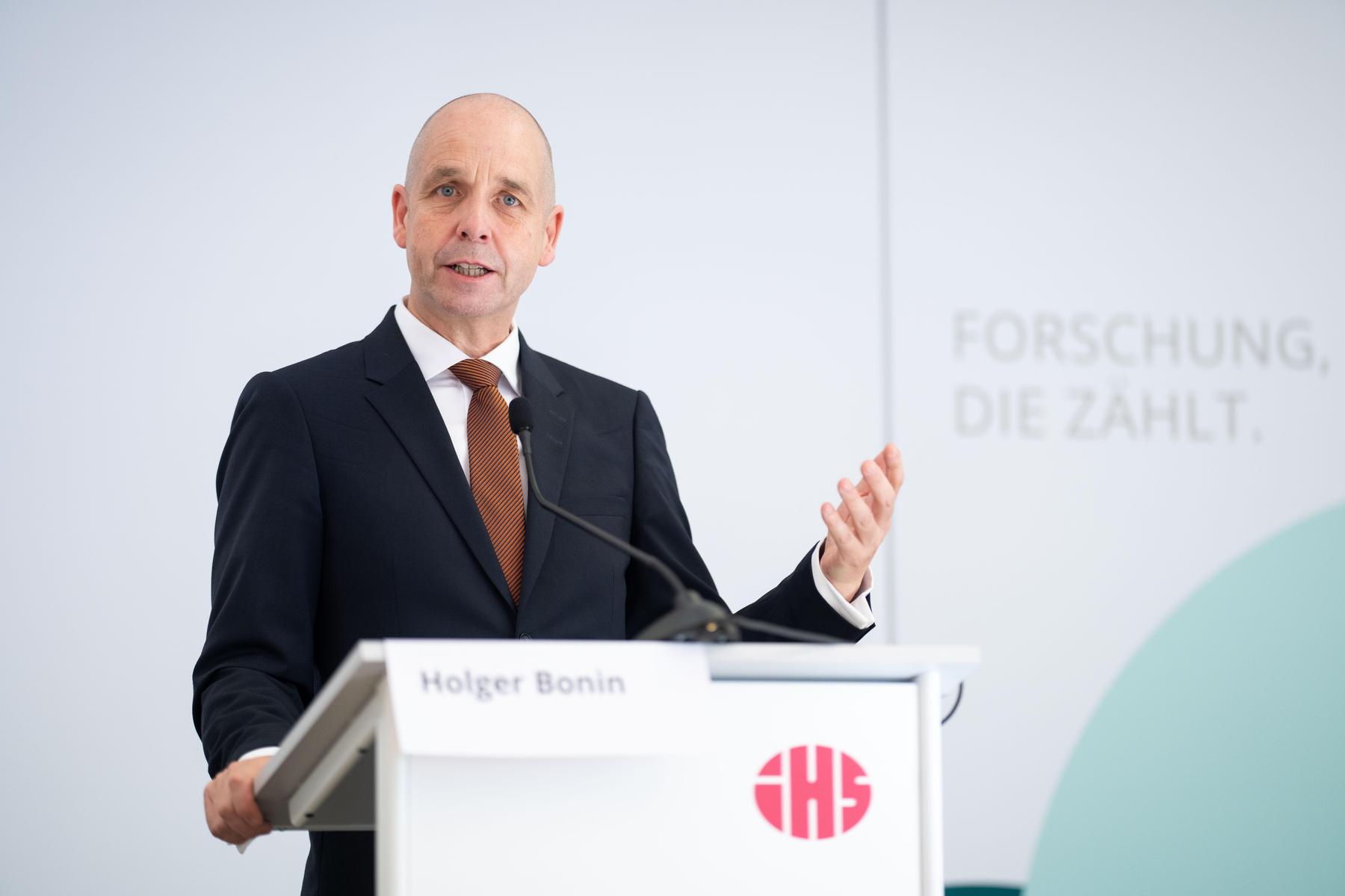 Hohes Budgetdefizit: Ökonom Bonin plädiert in ZiB2 für Sparpaket