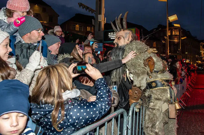 Über 500 schaurige Gesellen waren beim Perchtenlauf zu sehen.