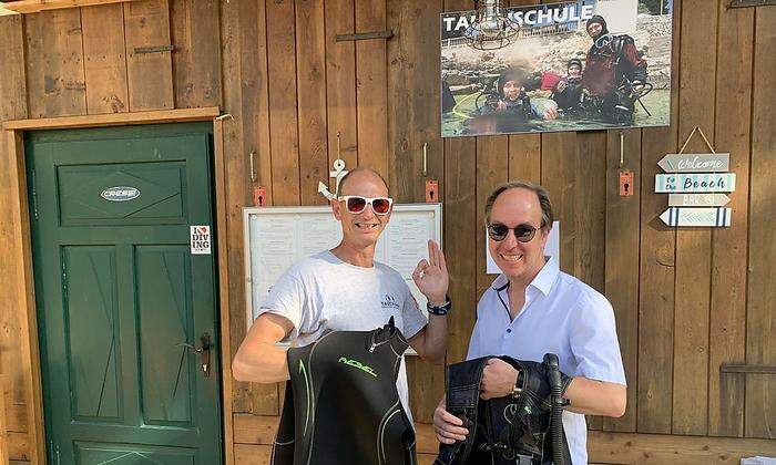 Wolfgang Falk und Dieter Kienberger vom Tauchshop Klagenfurt vor der Tauchbasis