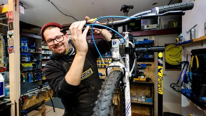 Jürgen Reinsperger von Banana Bikes richtet auch noch jede „halberte Leich“ her