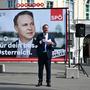 SPÖ-Chef Andreas Babler präsentierte die ersten SPÖ-Plakate für die Nationalratswahl auf dem Ballhausplatz in Wien