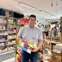 Raphael Wutte ist der neue Eigentümer von „Gerdie Papier und mehr“