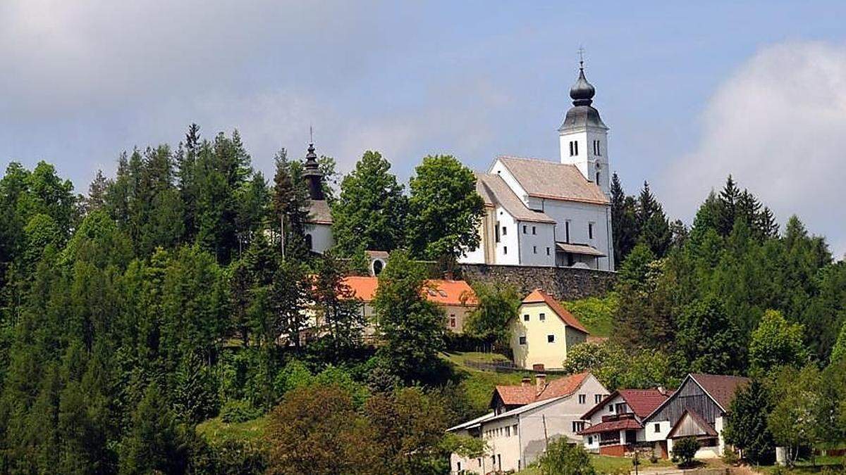 Die weithin sichtbare Kirche von „Sveti Duh na Ostrem vrhu“