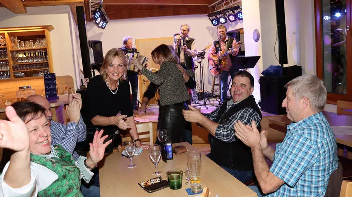 Super Stimmung bei der zweiten Hüttengaudi beim VOLTE in Buggl im Bach in St. Urban auf der Simonhöhe.