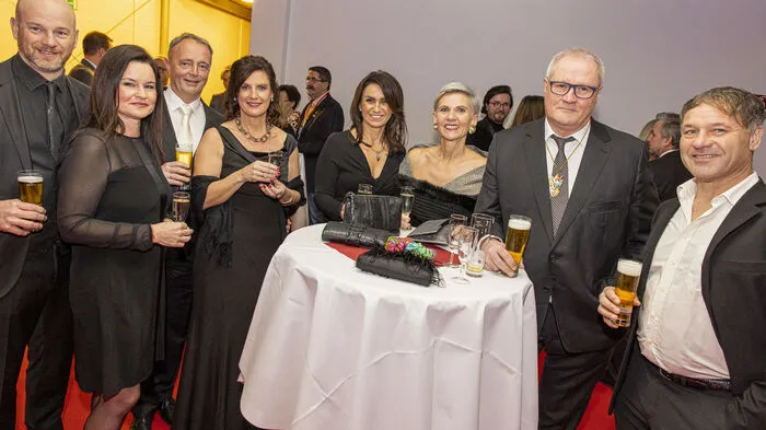 Volles Haus bei der Premiere der Stadtrichter in Klagenfurt.
