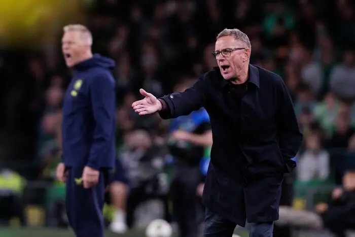 Vor der Pause hatte Ralf Rangnick einigen Grund zur Beschwerde