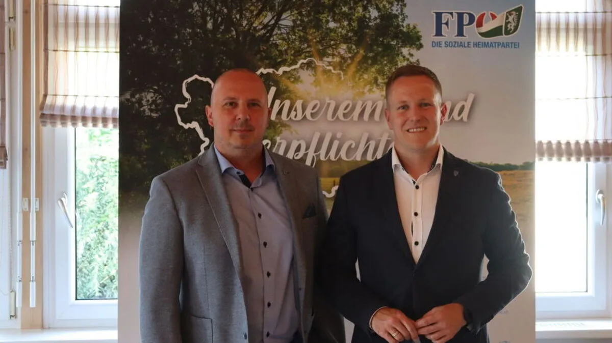 Stadtparteiobmann-Stellvertreter Willibald Spörk und Bezirksparteiobmann Patrick Derler von der FPÖ beim Bilanzgespräch