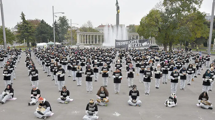 Die Mahnwache am Schwarzenbergplatz