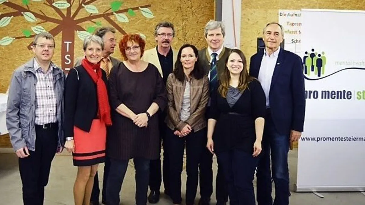 Andrea Zeitlinger (4. von links) mit ihrem Team und Ehrengästen