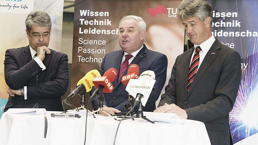 Siemens-General Wolfgang Hesoun, LH Hermann Schützenhöfer, TU-Rektor Harald Kainz