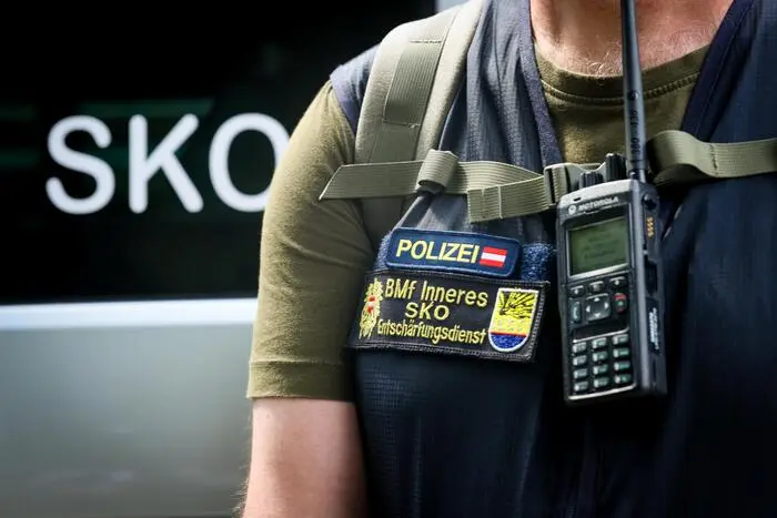 Beamter des Entschärfungsdienstes (Archivfoto) 