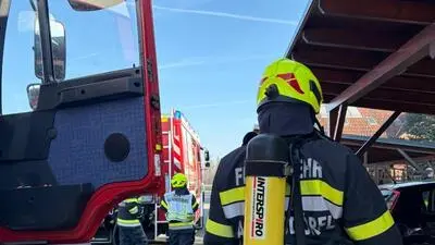 Die Feuerwehr rückte mit schwerem Atemschutz vor