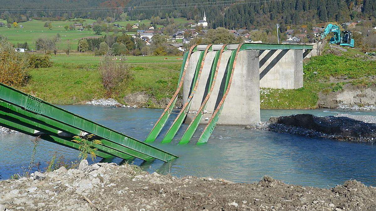 Die Straniger Brücke wurde 2018 zerstört. Nun wird sie wieder aufgebaut