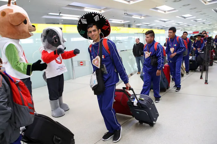 Als erstes Team trafen die Athleten aus Mexico am Grazer Flughafen ein.