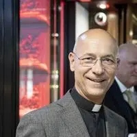 Dompfarrer Toni Faber darf 2027 (noch) nicht aufs ORF-Tanzparkett