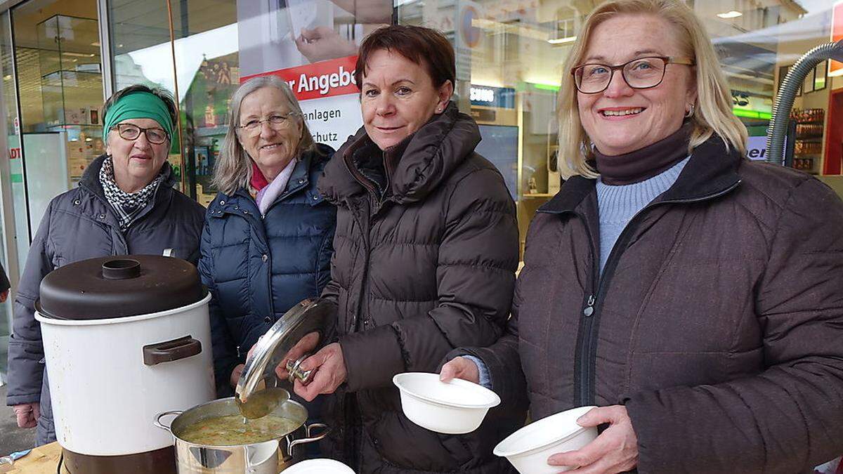 Bis 13 Uhr gab es Gemüsesuppe am Voitsberger Hauptplatz