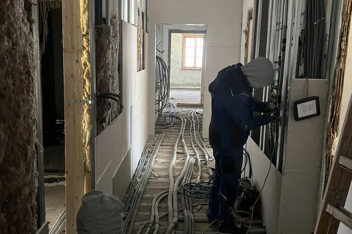 Derzeit ist der Innenausbau voll im Gange