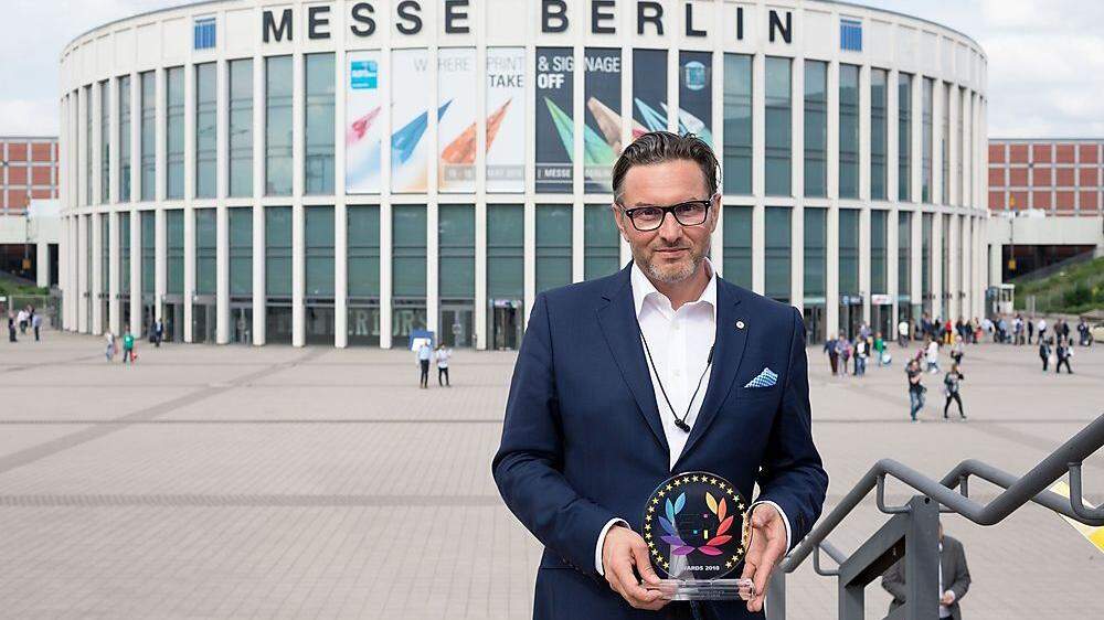 Christoph Gamper nahm den Preis in Berlin entgegen 