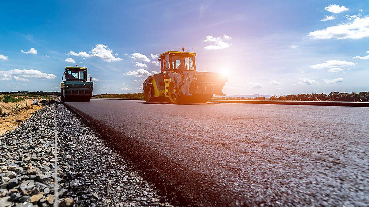 In den meisten Gemeinden fließt auch heuer viel Geld in die Sanierung des Straßen- und Wegenetzes