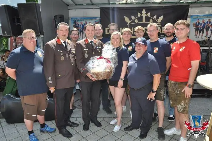 Beim Glückshafen wurden Preise im Gesamtwert von 900 Euro verlost. Zudem gab es eine weitere große Verlosung eines Grillers, eines Handys und eines Kurzurlaubes im Hotel Pierer.