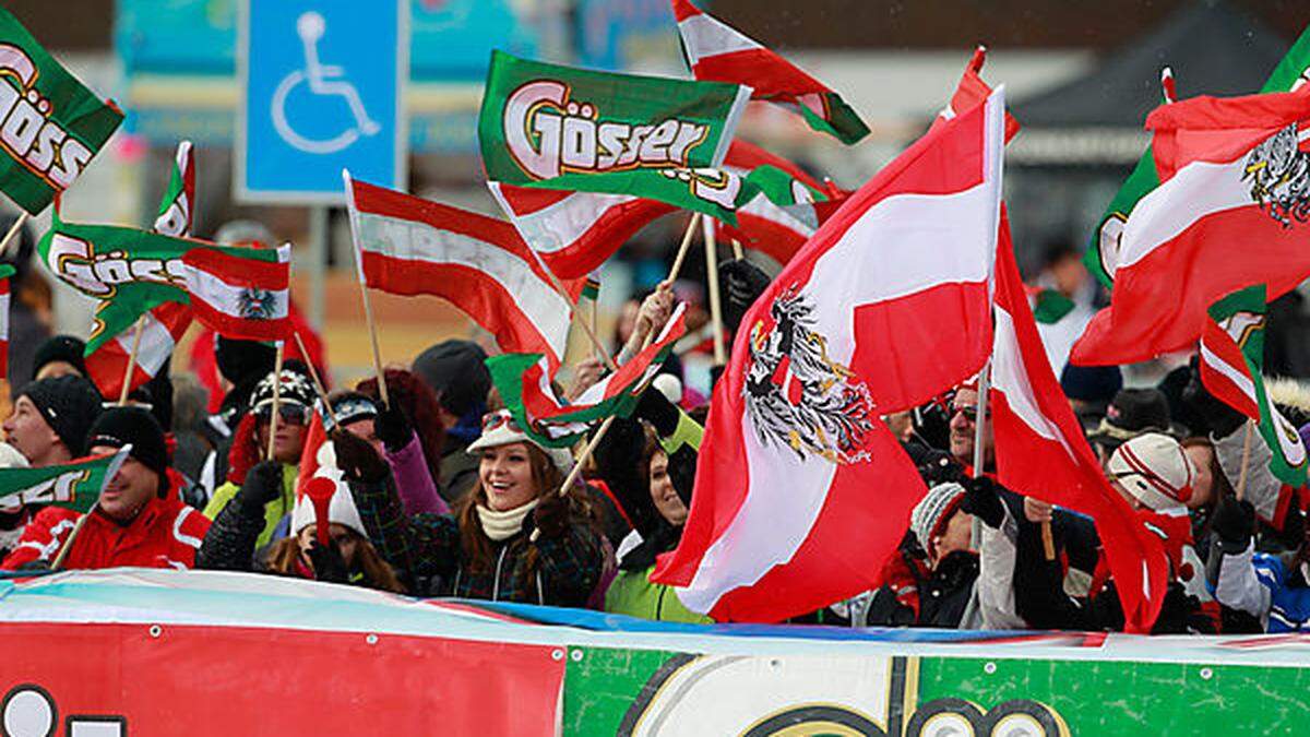 Die Zuschauer sorgen für Stimmung in der Arena in Bad Kleinkirchheim