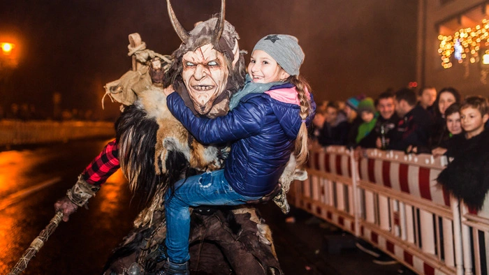 Mehr als 500 Besucher ließen sich den Perchtenumzug in Frantschach-St.Gertraud am Samstagabend nicht entgehen.