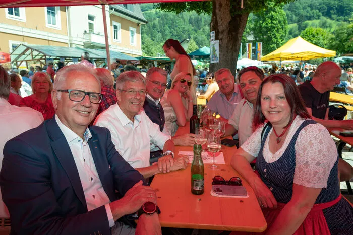 Landeshauptmann Peter Kaiser, Landtagspräsident Reinhart Rohr und Gastgeberin Michaela Oberlassnig, Bürgermeisterin in Feld am See