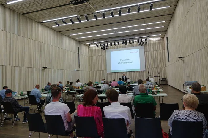 ... rund 25 Personen waren vor Ort anwesen, über die vier Stunden hinweg waren zirka 130 über den Livestream mit dabei.
