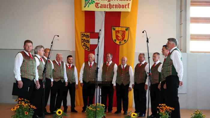 Kärntner Abend der Sängerrunde Tauchendorf unter Leitung von Robert Gebhard und Obmann Ignaz Zitterer 