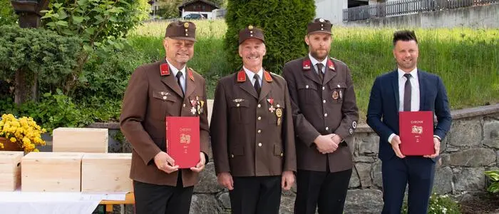 Vier Männer in Uniform